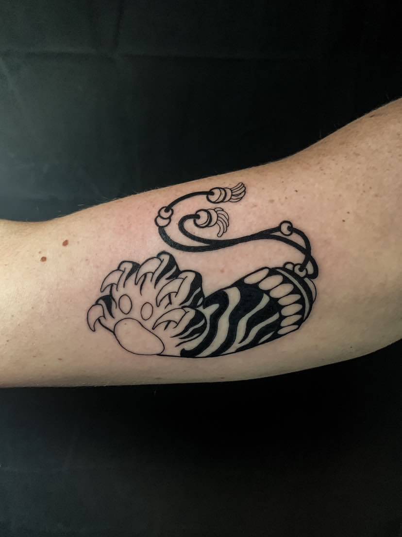 tatouage patte de tigres
