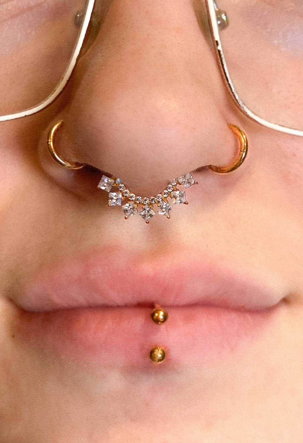 piercing nez et bouche avec septum et narines