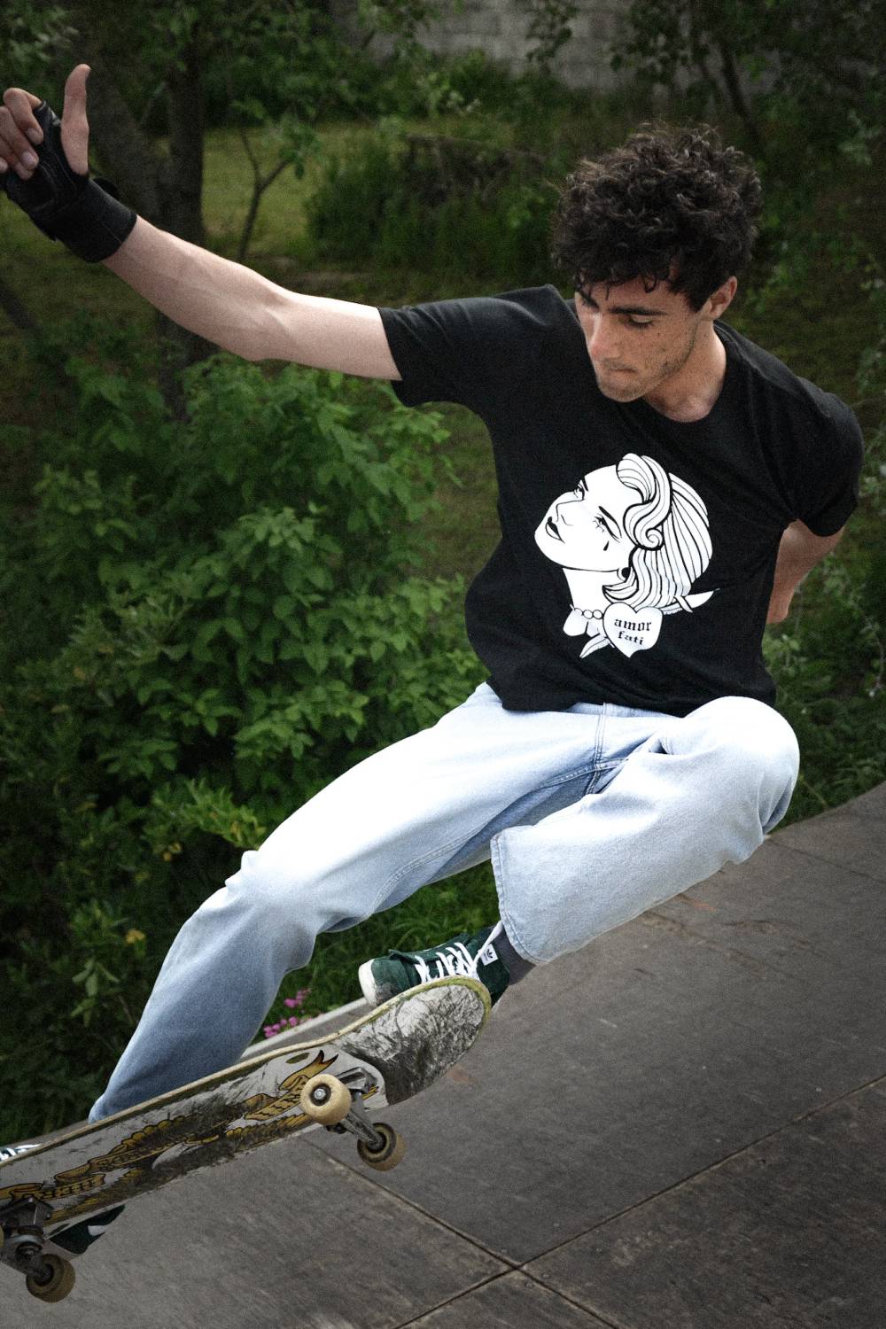 t-shirt AMOR FATI noire